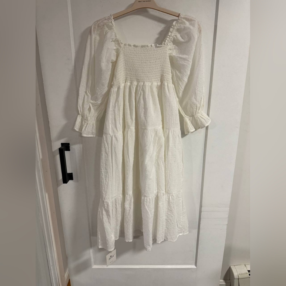 Elegant White Strapless Dress